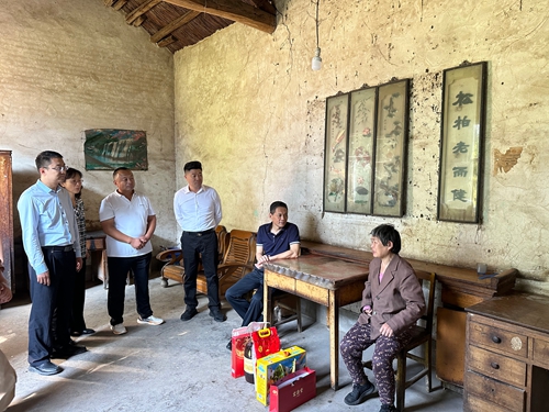 区政协组织开展“情暖中秋，与爱同行”走访慰问活动