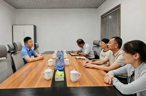 郭芳到振兴街街道走访调研民营企业