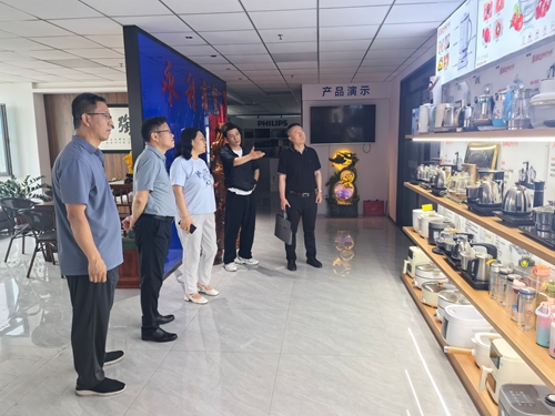 陈飞到西市场街道走访调研民营企业