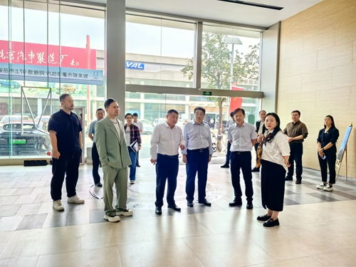 韩军到匡山街道调研汽车消费及企业运行情况